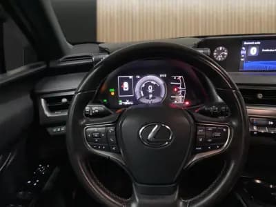 Vendo Lexus UX 250h 2021 - 24950 EUR, 126000 km - AUTO.MOTO.pt
