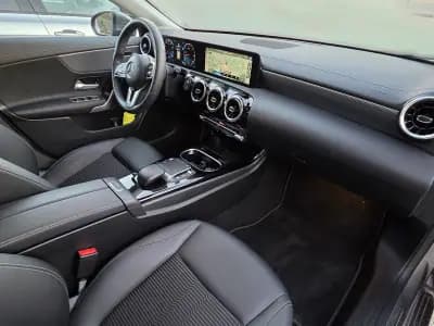 Vendo Mercedes-Benz CLA 180 2022 - 25900 EUR, 146000 km - AUTO.MOTO.pt