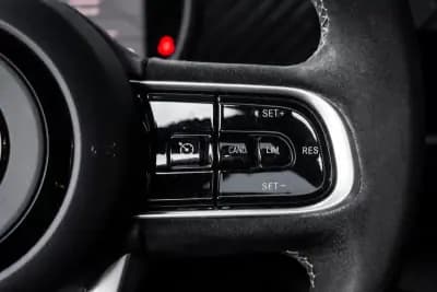 Sell Abarth 500e 2024 - 29450 EUR, 11076 km - AUTO.MOTO.pt