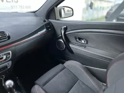 Vendo Renault Mégane Coupe 2013 - 24500 EUR, 105200 km - AUTO.MOTO.pt