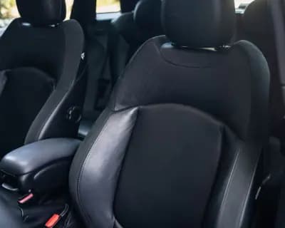 Vendo MINI Cooper 2015 - 19990 EUR, 135300 km - AUTO.MOTO.pt