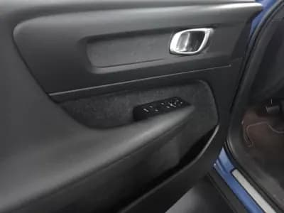 Vendo Volvo XC 40 2022 - 26990 EUR, 111000 km - AUTO.MOTO.pt