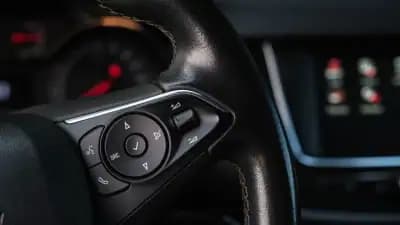 Vendo Opel Crossland X 2021 - 13999 EUR, 124000 km - AUTO.MOTO.pt