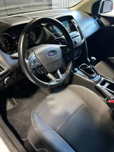 Vendo Ford Focus 2018 - 9900 EUR, 71250 km - AUTO.MOTO.pt