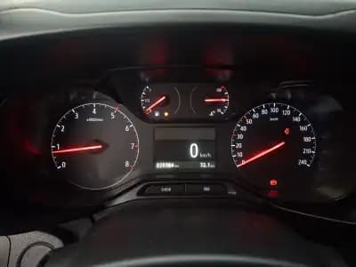 Sell Opel Combo 2020 - 19250 EUR, 79784 km - AUTO.MOTO.pt