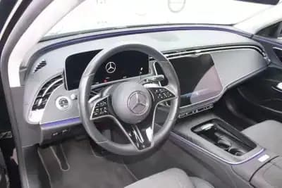 Vendo Mercedes-Benz E 220 2024 - 55980 EUR, 29555 km - AUTO.MOTO.pt