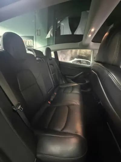 Vendo Tesla Model 3 2020 - 24900 EUR, 119316 km - AUTO.MOTO.pt