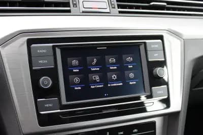 Vendo Volkswagen Passat 2021 - 21900 EUR, 22076 km - AUTO.MOTO.pt