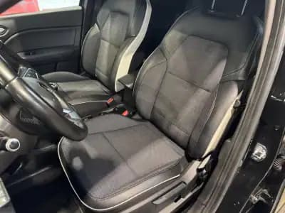 Vendo Renault Captur 2021 - 19250 EUR, 93431 km - AUTO.MOTO.pt