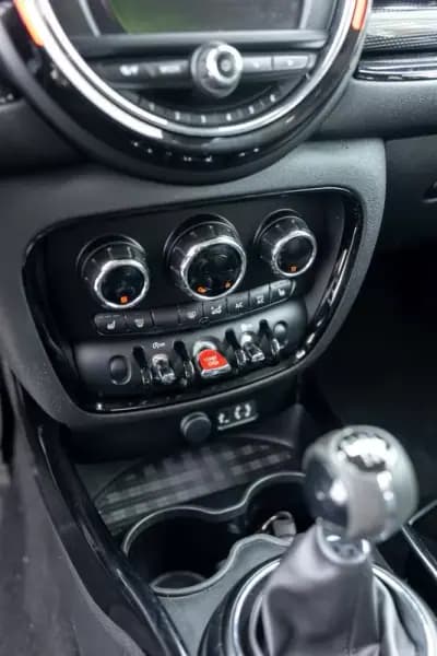 Vendo MINI Clubman 2016 - 16550 EUR, 129000 km - AUTO.MOTO.pt