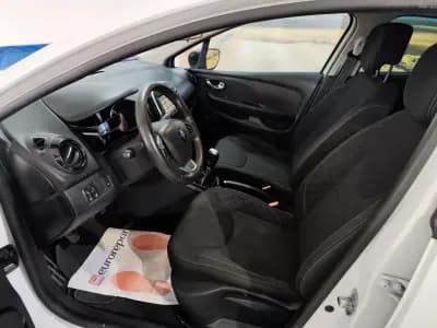 Vendo Renault Clio 2019 - 10990 EUR, 99000 km - AUTO.MOTO.pt
