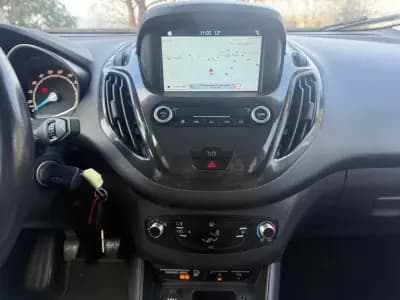 Vendo Ford Tourneo Courier 2019 - 9900 EUR, 133000 km - AUTO.MOTO.pt