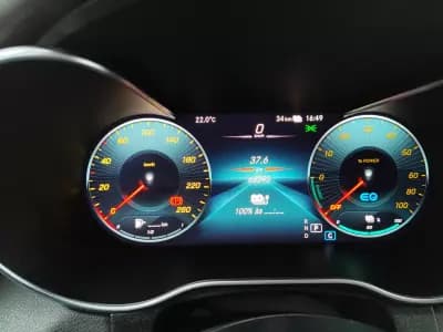 Vendo Mercedes-Benz GLC 300 2021 - 47900 EUR, 64000 km - AUTO.MOTO.pt