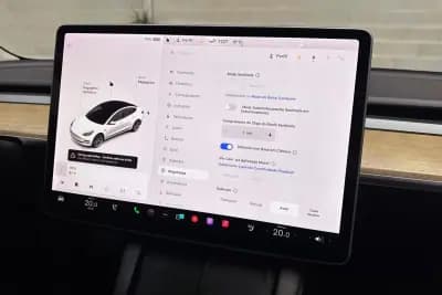 Vendo Tesla Model 3 2021 - 25450 EUR, 58710 km - AUTO.MOTO.pt