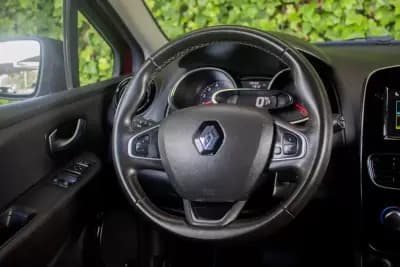 Vendo Renault Clio 2019 - 13900 EUR, 138500 km - AUTO.MOTO.pt