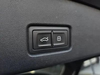 Vendo Audi Q4 e-tron 2022 - 36990 EUR, 56000 km - AUTO.MOTO.pt