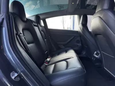 Vendo Tesla Model 3 2022 - 29990 EUR, 125900 km - AUTO.MOTO.pt