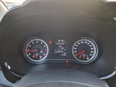 Vendo Hyundai i10 2023 - 14750 EUR, 61600 km - AUTO.MOTO.pt