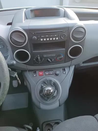 Vendo Citroën Berlingo 2017 - 8500 EUR, 331000 km - AUTO.MOTO.pt