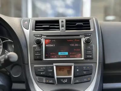 Sell Toyota Verso-S 2011 - 7990 EUR, 126450 km - AUTO.MOTO.pt