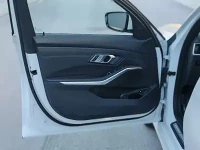 Sell BMW 330 2021 - 31900 EUR, 156735 km - AUTO.MOTO.pt