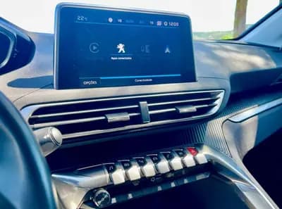 Vendo Peugeot 3008 2019 - 19480 EUR, 71800 km - AUTO.MOTO.pt