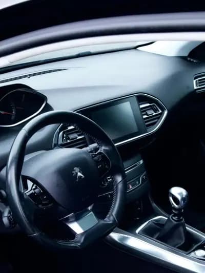 Vendo Peugeot 308 SW 2014 - 12950 EUR, 185000 km - AUTO.MOTO.pt