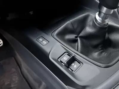 Sell Jaguar E-Pace 2018 - 29750 EUR, 77000 km - AUTO.MOTO.pt