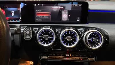 Vendo Mercedes-Benz CLA 180 2023 - 34970 EUR, 70000 km - AUTO.MOTO.pt