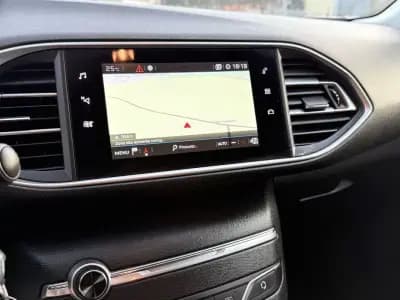 Vendo Peugeot 308 SW 2020 - 12900 EUR, 135154 km - AUTO.MOTO.pt