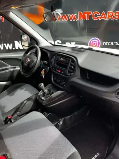 Sell Fiat DOBLO 1.6 D CONTENTOR FRIGORIFICO ( FRIO PARQUE ) 2018 - 13740 EUR, 122500 km - AUTO.MOTO.pt