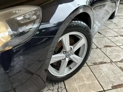 Sell Volvo V40 2014 - 10950 EUR, 203325 km - AUTO.MOTO.pt