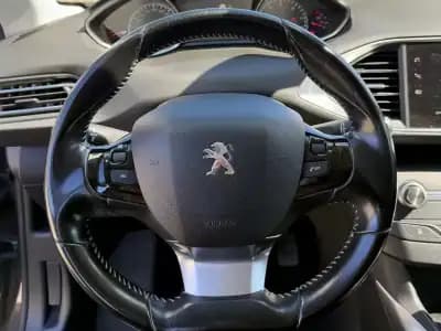 Vendo Peugeot 308 SW 2017 - 13990 EUR, 130000 km - AUTO.MOTO.pt