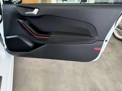 Vendo Ford Fiesta 2018 - 12500 EUR, 146800 km - AUTO.MOTO.pt