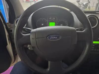 Vendo Ford Fiesta 2006 - 4500 EUR, 91140 km - AUTO.MOTO.pt