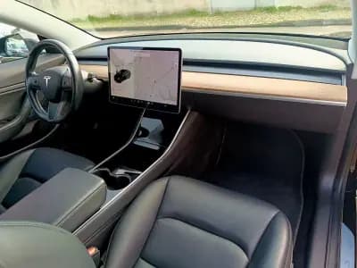 Sell Tesla Model 3 2019 - 24000 EUR, 128000 km - AUTO.MOTO.pt