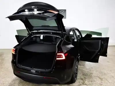 Vendo Tesla Model Y 2022 - 41900 EUR, 27000 km - AUTO.MOTO.pt