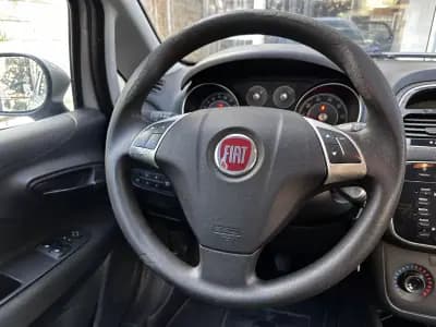 Sell Fiat Punto 2014 - 6490 EUR, 145800 km - AUTO.MOTO.pt