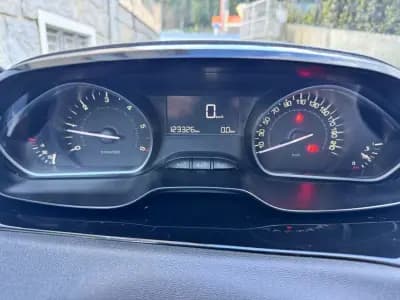 Sell Peugeot 208 2018 - 11900 EUR, 123326 km - AUTO.MOTO.pt