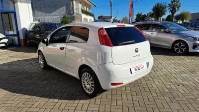 Vendo Fiat Punto 2015 - 5900 EUR, 278912 km - AUTO.MOTO.pt