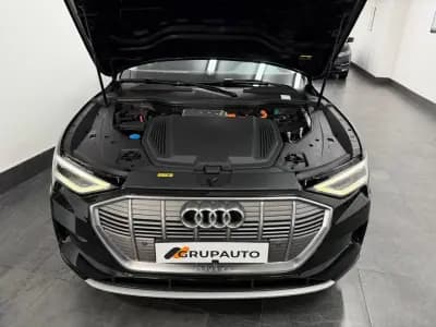Vendo Audi e-tron 2019 - 27990 EUR, 113000 km - AUTO.MOTO.pt