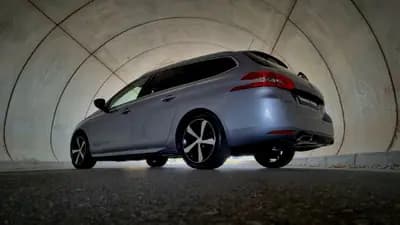 Sell Peugeot 308 SW 2018 - 15800 EUR, 139000 km - AUTO.MOTO.pt