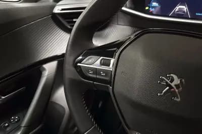 Vendo Peugeot 2008 2023 - 16950 EUR, 58860 km - AUTO.MOTO.pt