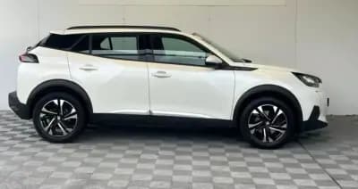 Vendo Peugeot e-2008 2021 - 17000 EUR, 35000 km - AUTO.MOTO.pt