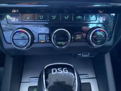 Vendo Skoda Octavia Break 2020 - 14750 EUR, 220634 km - AUTO.MOTO.pt