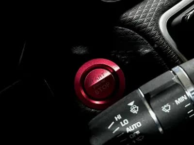 Sell Land Rover Range Rover Velar 2019 - 52900 EUR, 116101 km - AUTO.MOTO.pt