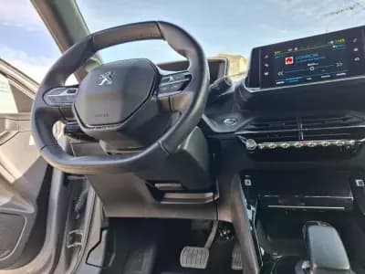 Vendo Peugeot 208 2021 - 16499 EUR, 82000 km - AUTO.MOTO.pt