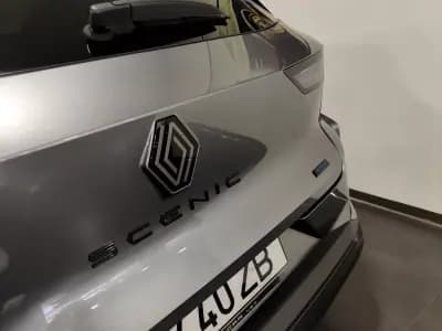 Vendo Renault Scénic E-Tech 2024 - 40990 EUR, 9000 km - AUTO.MOTO.pt