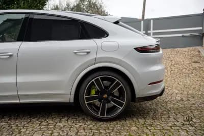 Vendo Porsche Cayenne Coupé 2022 - 108000 EUR, 92000 km - AUTO.MOTO.pt