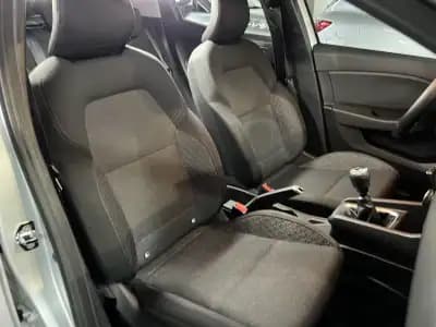 Vendo Renault Clio 2021 - 12990 EUR, 80000 km - AUTO.MOTO.pt